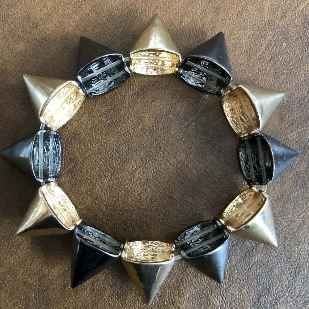 Spike stretch bracelet